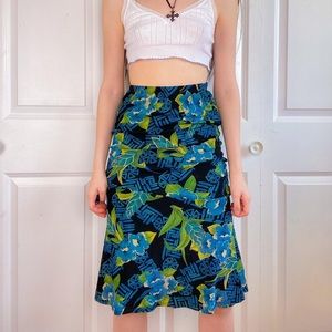 🌿Gorgeous hibiscus midi skirt!🌿